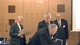 Prof. Dr. Veress Gbor egyetemi tanr, Pannon Egyetem A szolgltats minsge s etikja Pkh Mikls szakrt A szolgltats megbzhatsga Dr. Gutassy Attila minsggyi s tanstsi igazgat, TV Rheinland InterCert Kft. - A szolgltatsok minsgszablyozsa